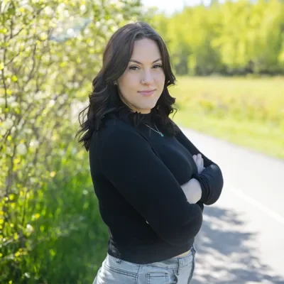 Chiropractic-SE-Calgary-AB-Aislynn-Team-Images-circle-836519fe900c8780f8ce90320767ada3-jxcunwfml6a0